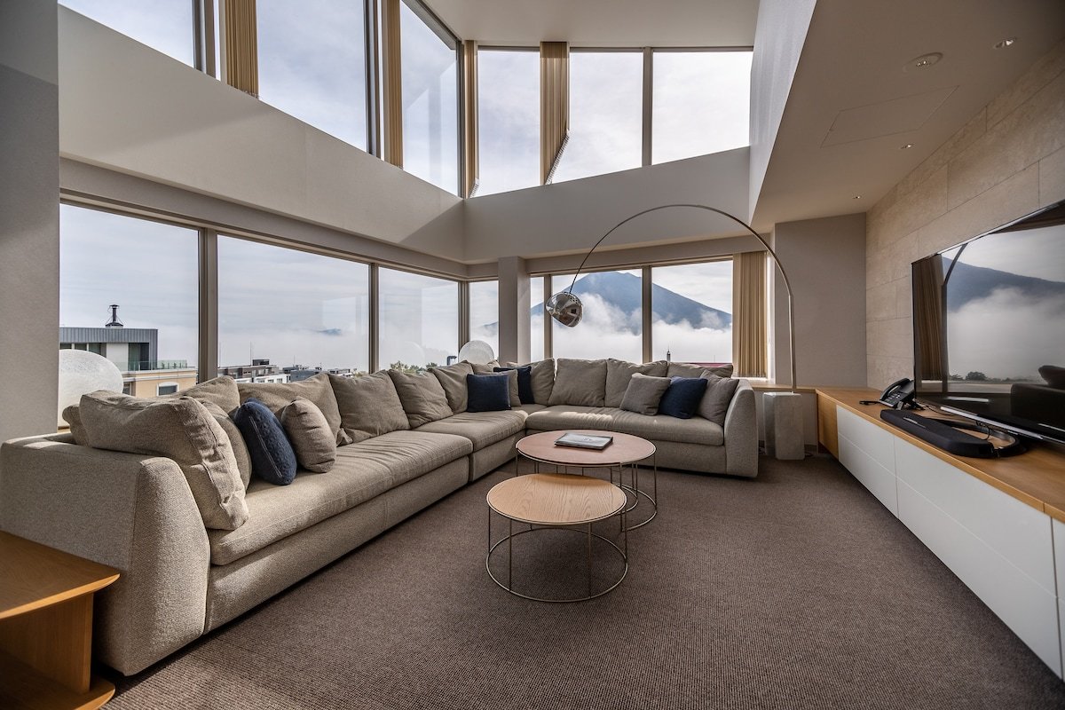 The Maples | Luxe Ski-in Ski-out 4BR Penthouse