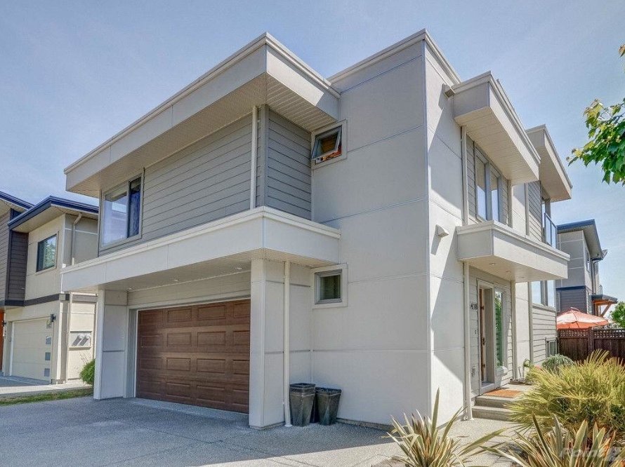 “Sea Breeze” West Coast Ocean View House, Victoria gallery image 2