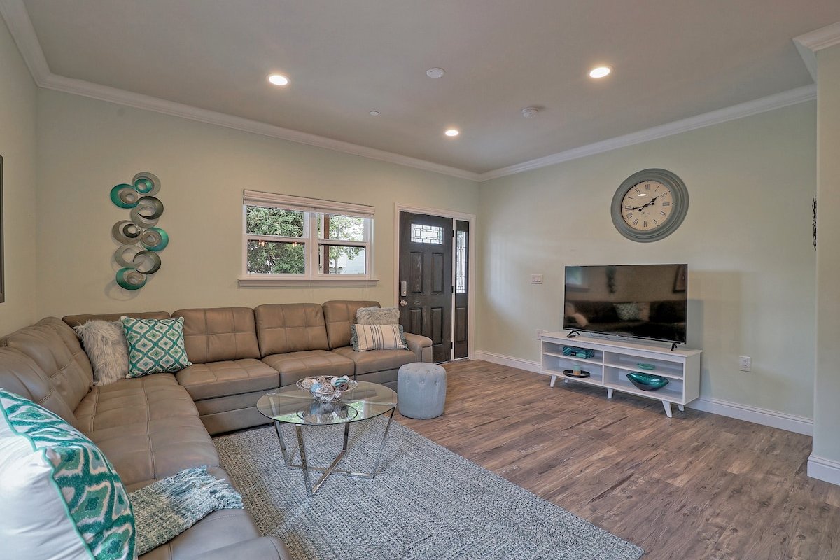 FOA12: 4/3.5 Brand New w/Private Detached Studio gallery image 4