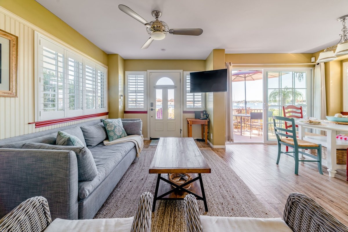 3BR | Bayfront Luxury | Patio | Garage gallery image 4