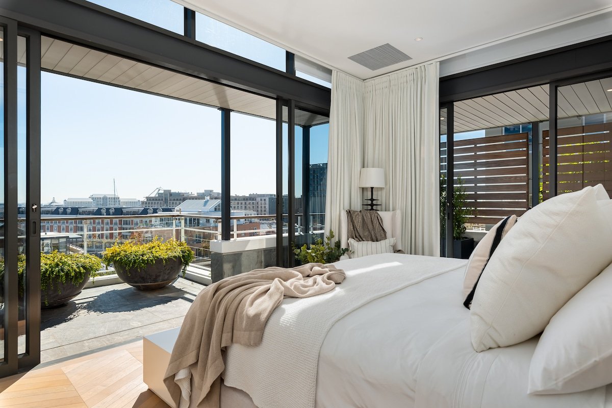 The Waterfront Marina – Penthouse 601 Dovenby gallery image 4