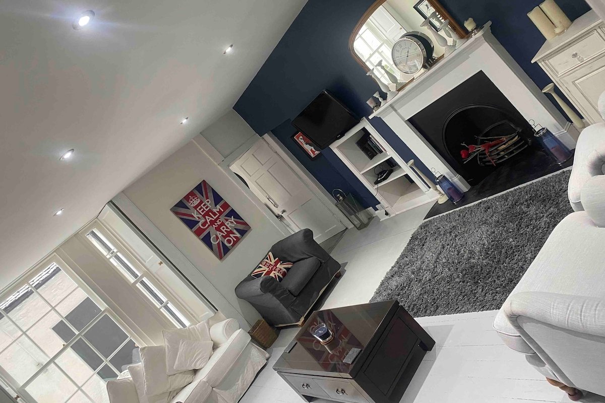 Fabulously spacious basement flat city centre gallery image 5