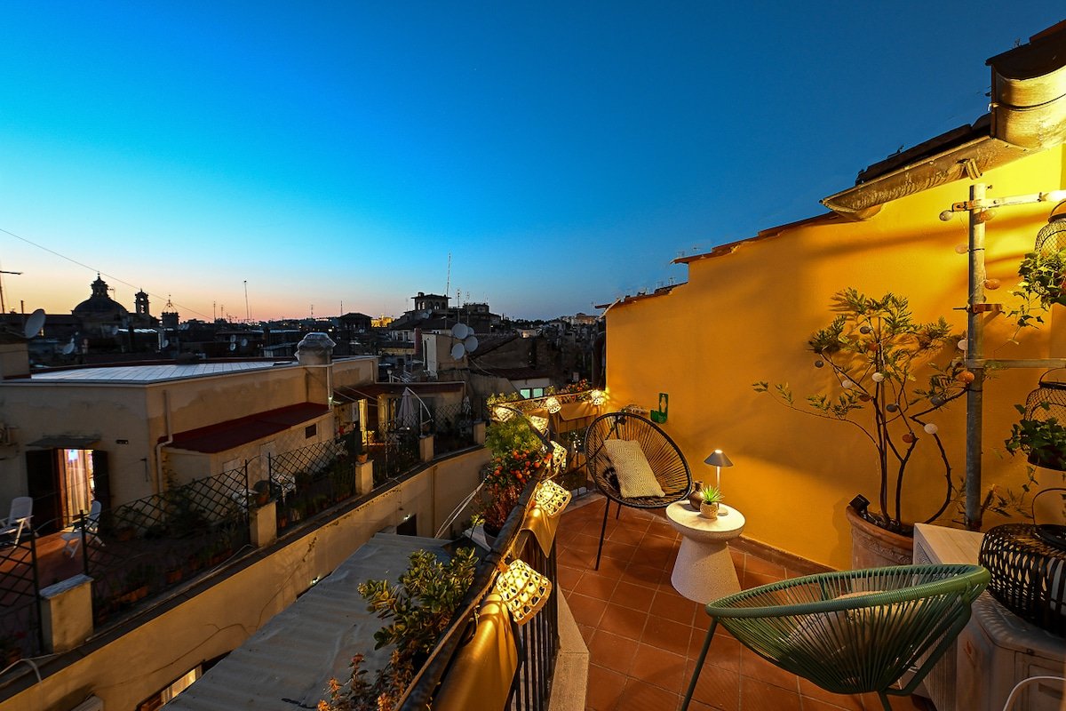 Design penthouse near Piazza Navona gallery image 4