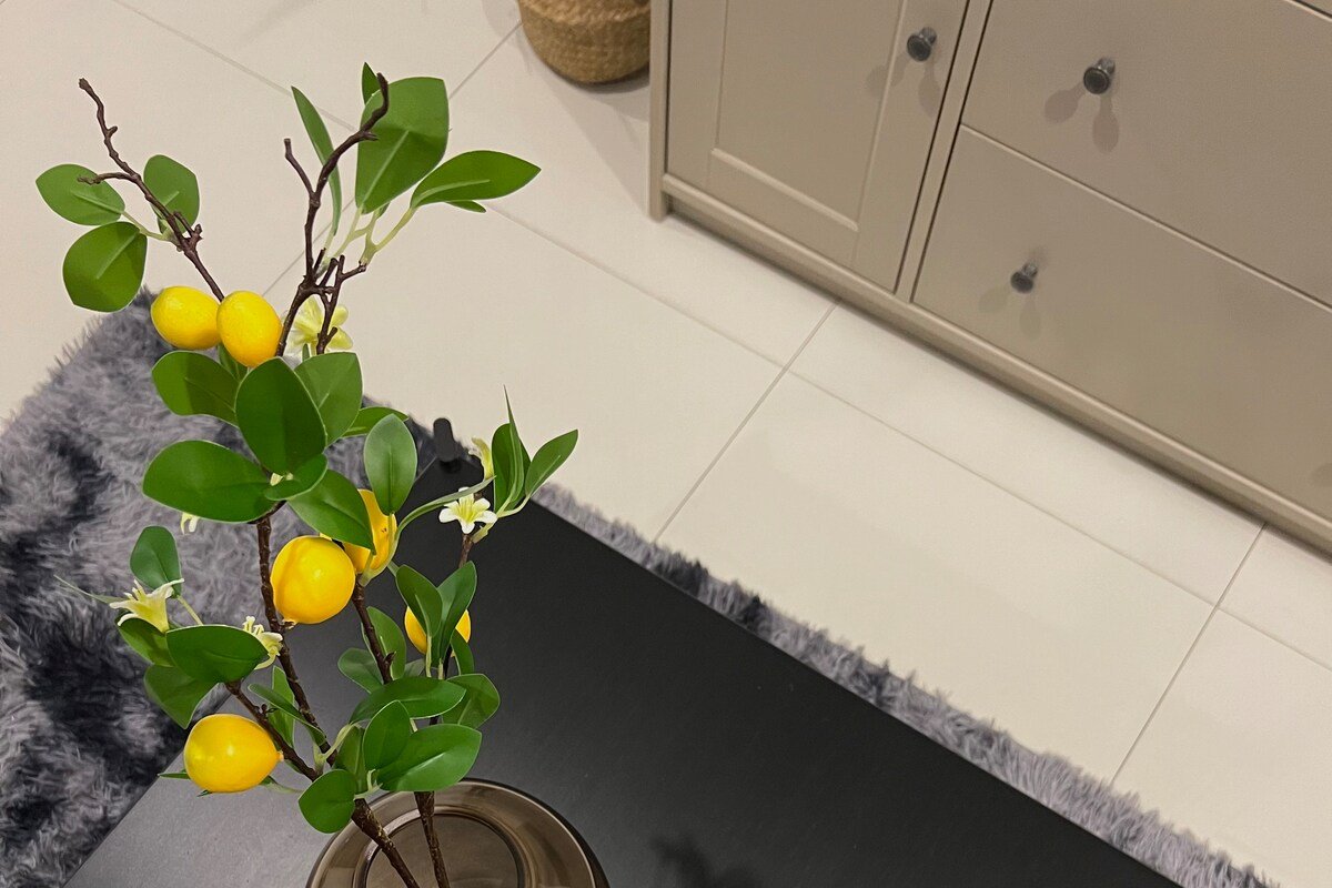 Entire 3BR Townhome in Sukhumvit, shared pool, BTS gallery image 5