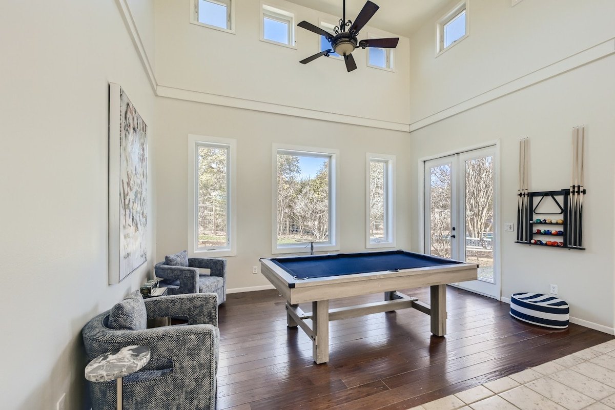 Relaxing Retreat Villa with Pool+Hot Tub+Goats gallery image 4