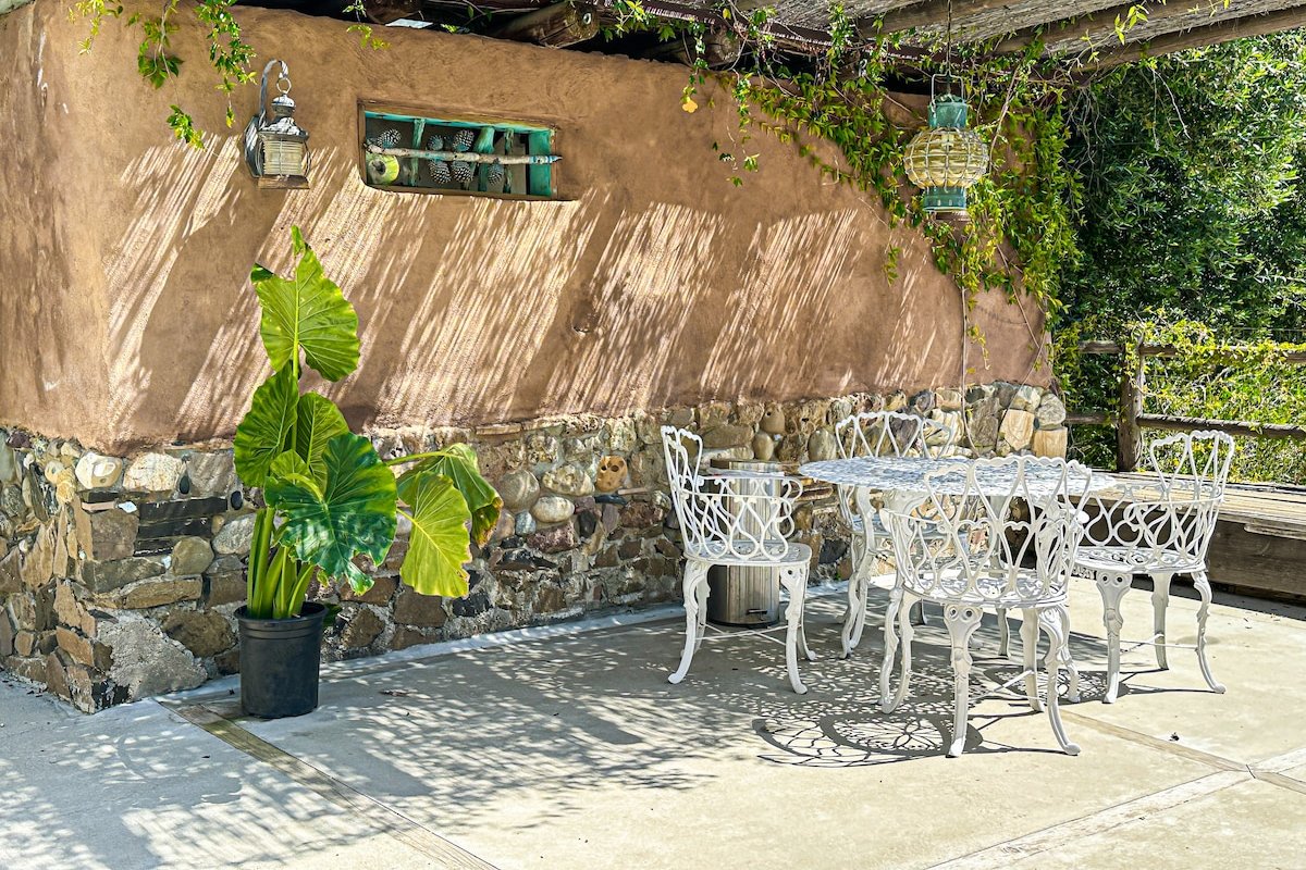 Malibou Lake Getaway (CA-3) gallery image 4