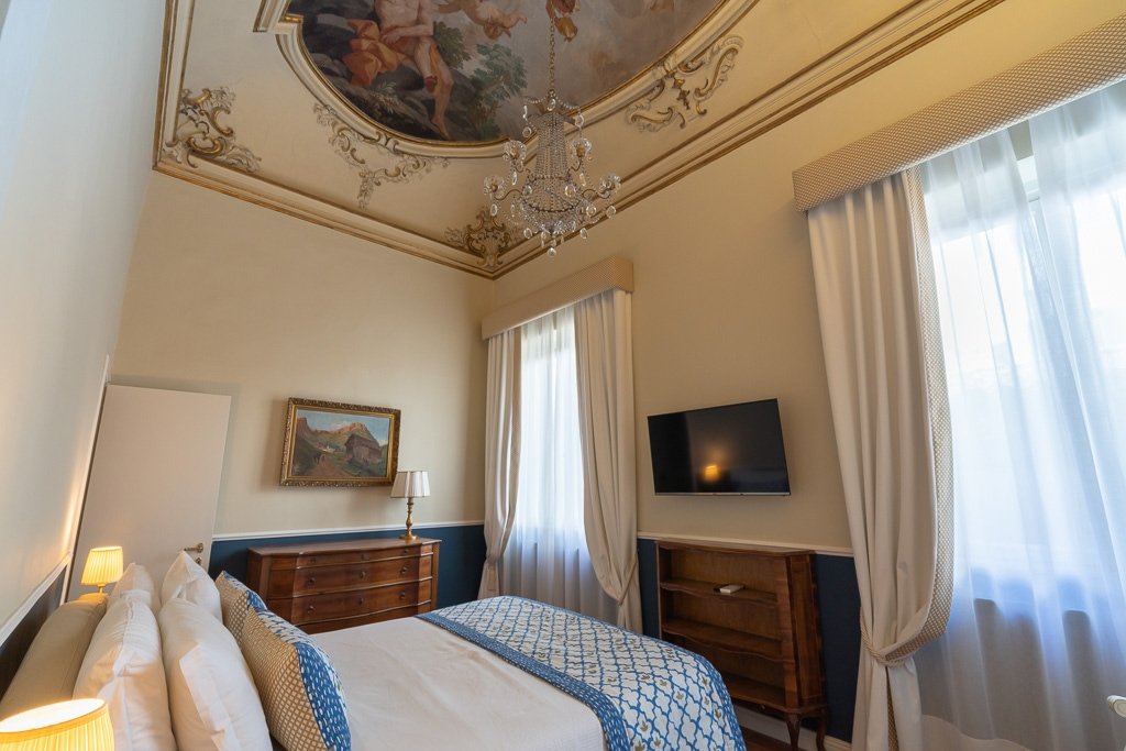 Dimora del Cardinale, Suite room 1 gallery image 2
