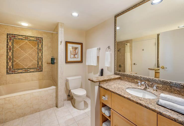 Polo Towers Suites/Villas- 2 bdrm on strip gallery image 3