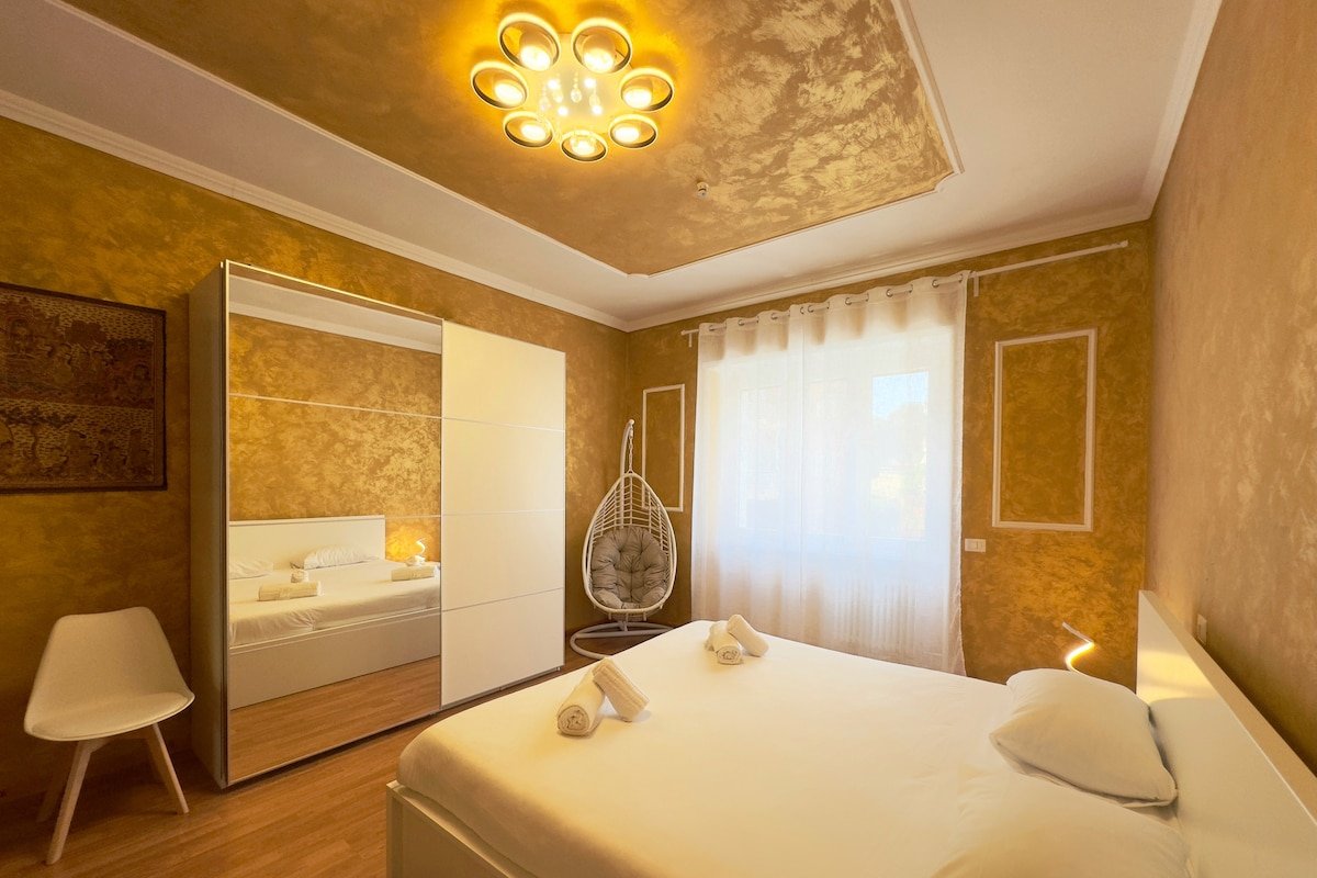 Golden Essence Apartment {terrace & metro} gallery image 2