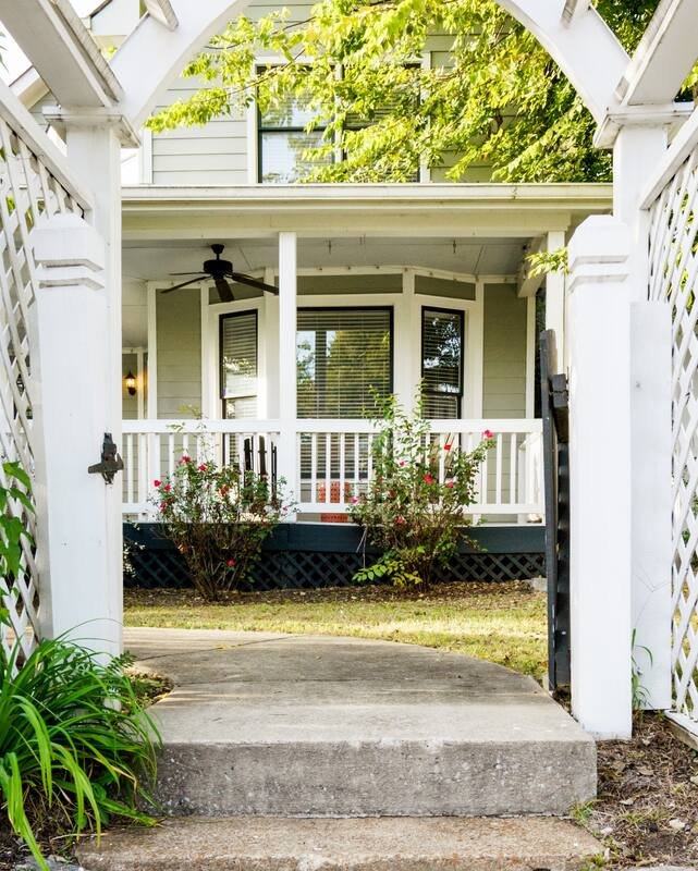 Southern Charm: Downtown, Walk to Farmers Market & gallery image 2