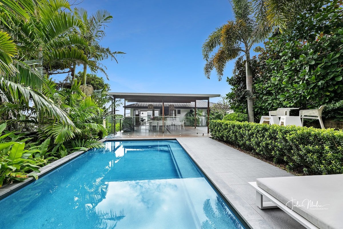 Pacific View – Steps to Coolum beach, Pets on app gallery image 5