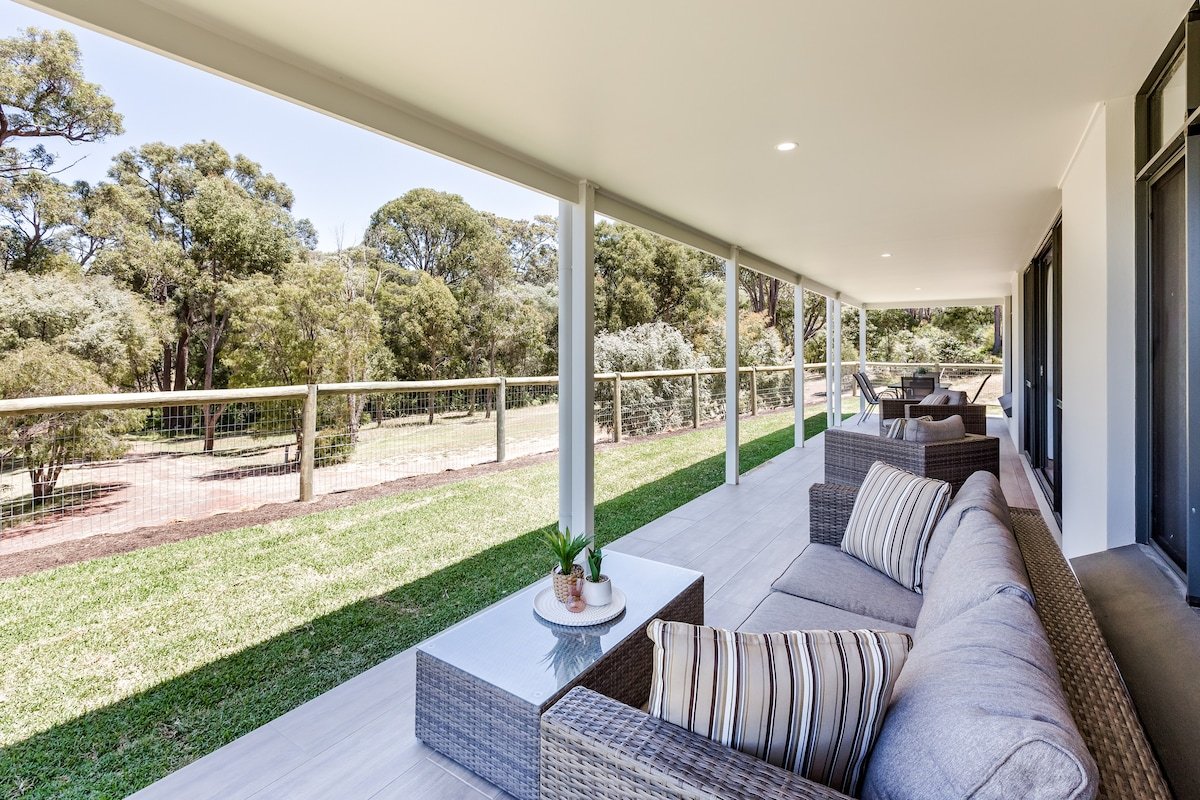 Wildgreen Villa—Lakeside Hideaway in Winery Estate gallery image 5