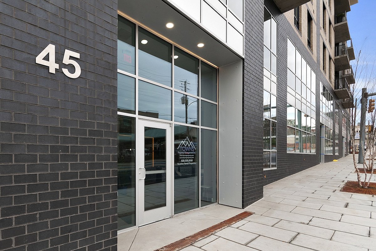 45 Asheland. New downtown luxury condo. #304 gallery image 4