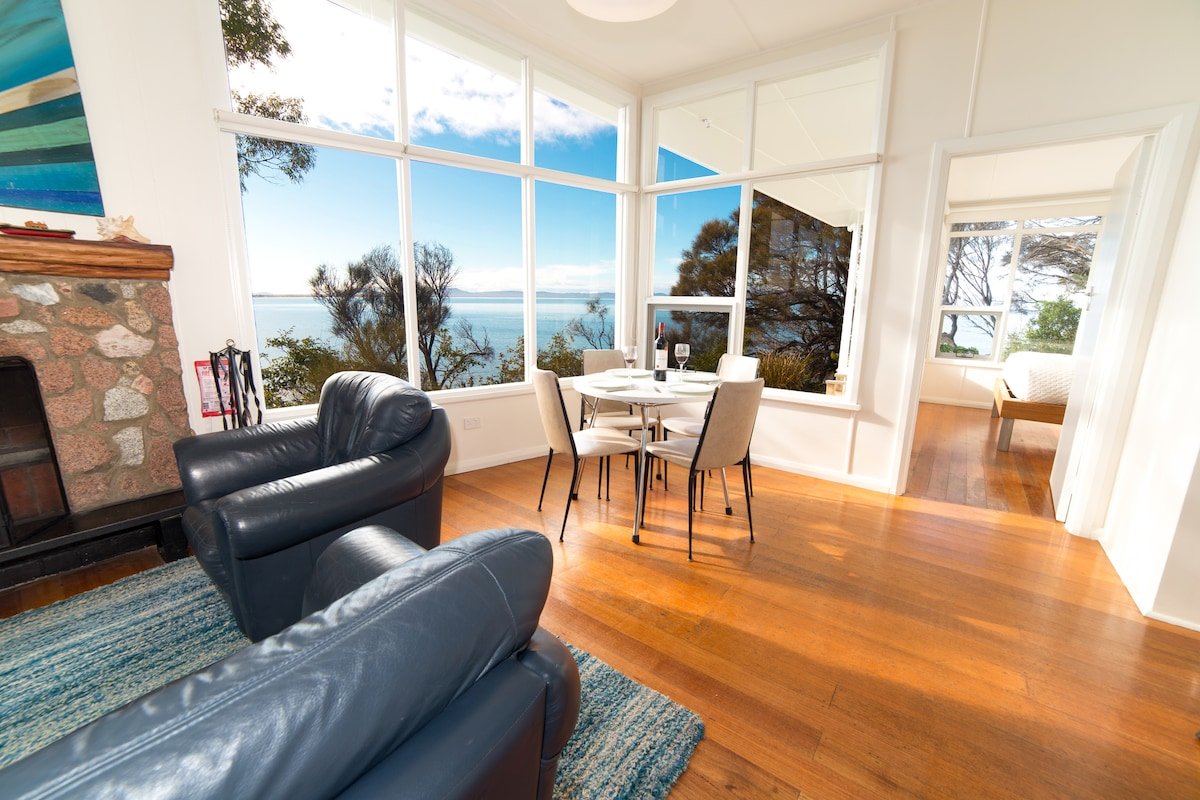 The Hideaway – beachfront seclusion gallery image 2