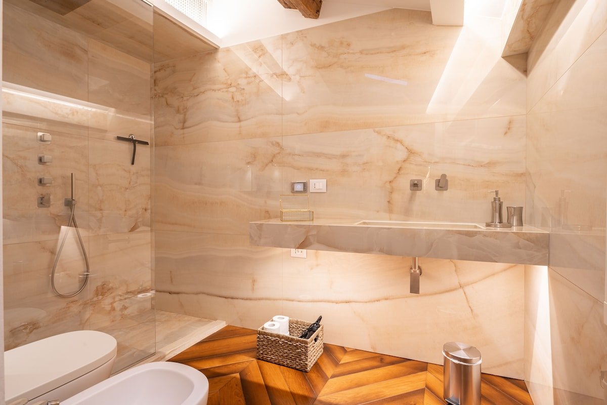 The Church Lodge – Rialto Bridge gallery image 5