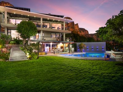 Five Star Villa with Housekeeper, Pool, Jacuzzi, Gym, Sauna