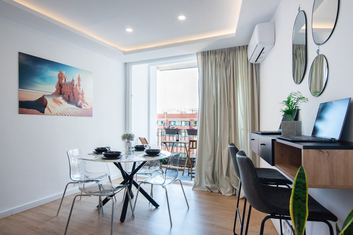 Family flat second line to the beach Poblenou area gallery image 5