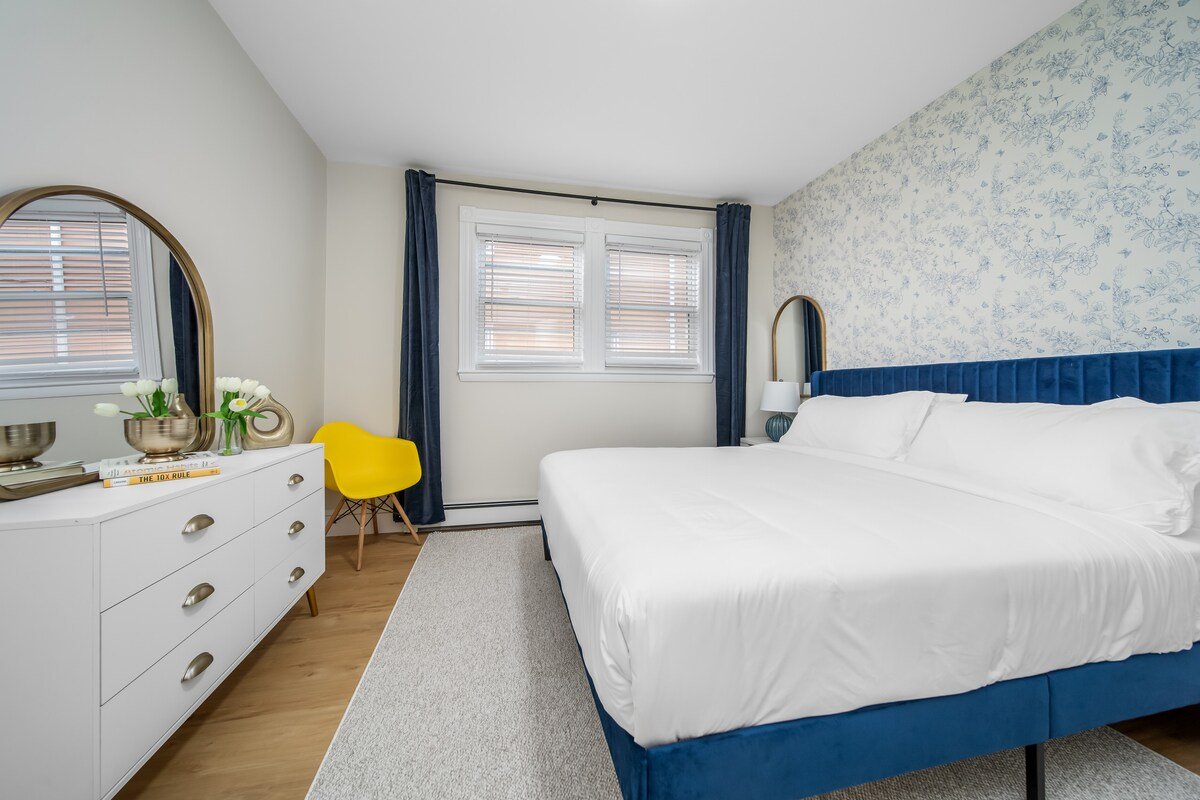 Spacious duplex near T Downtown gallery image 5