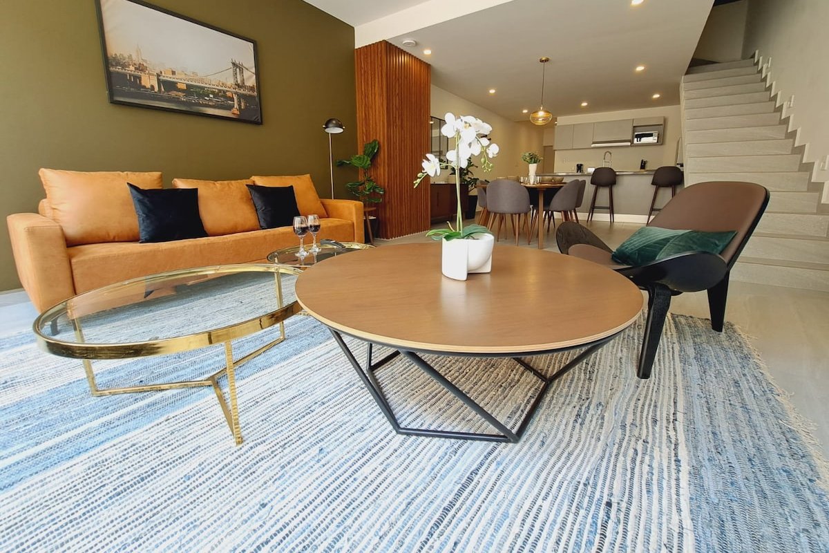 Elegant & Comfortable · Perfect for Groups gallery image 2