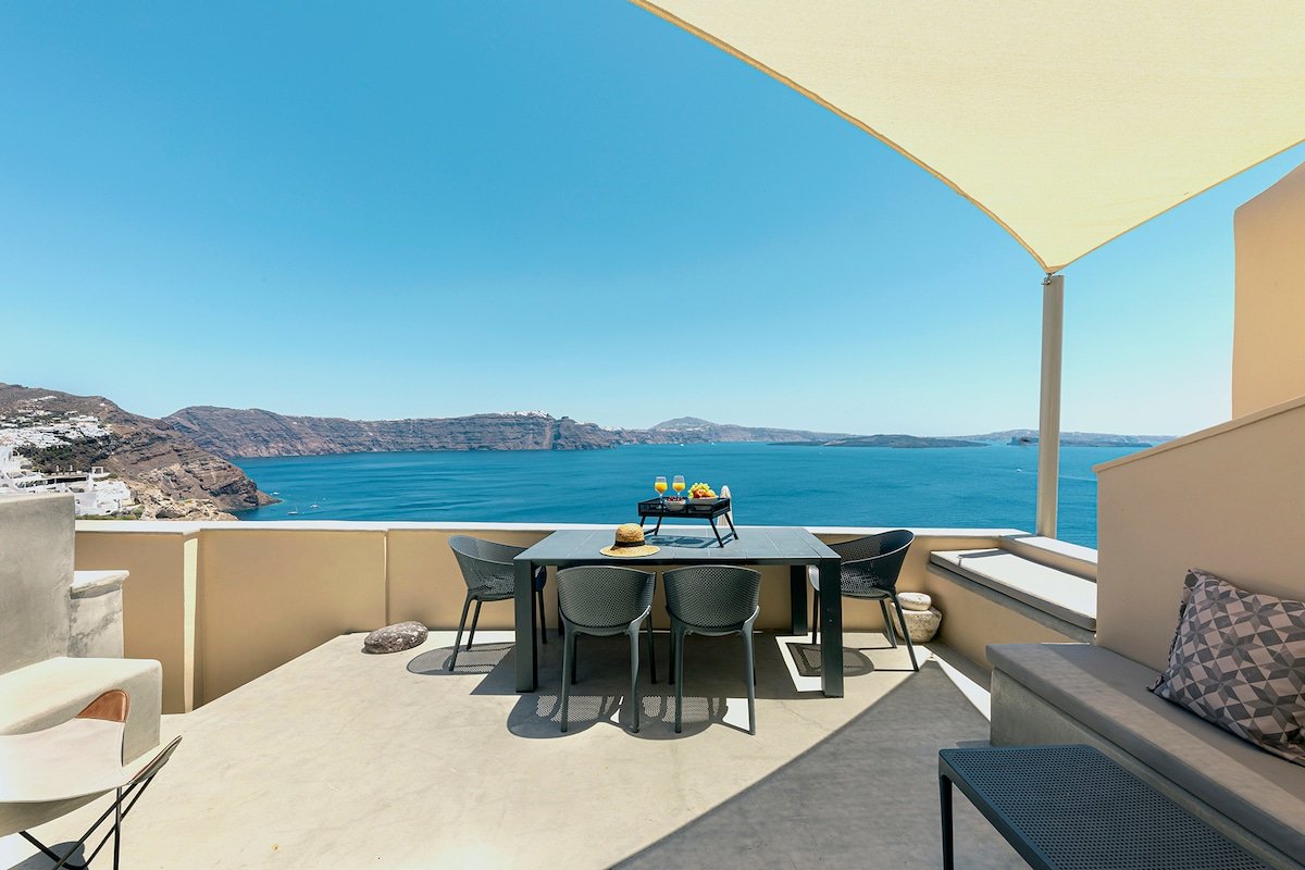 The Caldera View villa in Oia with Hot Tub gallery image 2