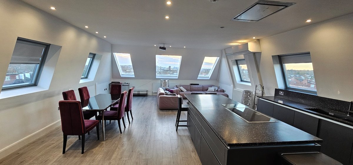 Top Class Top Floor Top Service gallery image 2