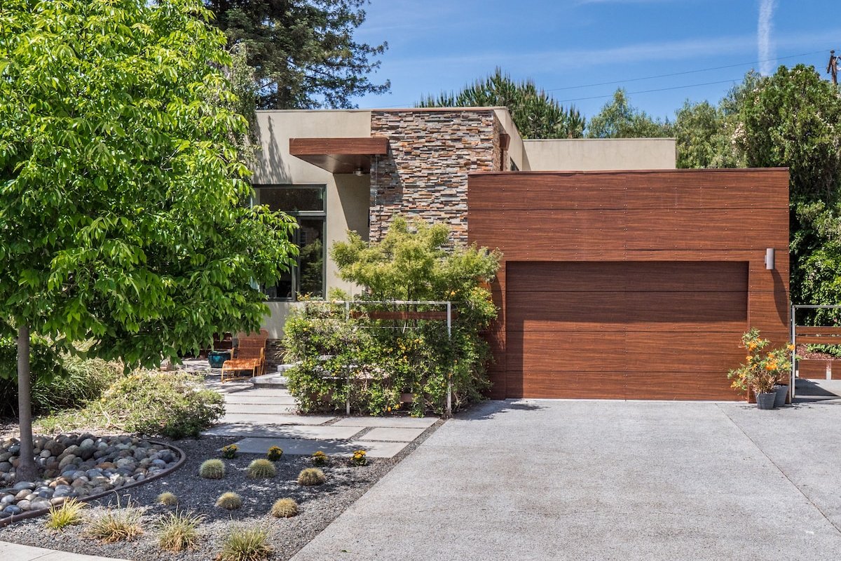 Contemporary Palo Alto Home gallery image 2