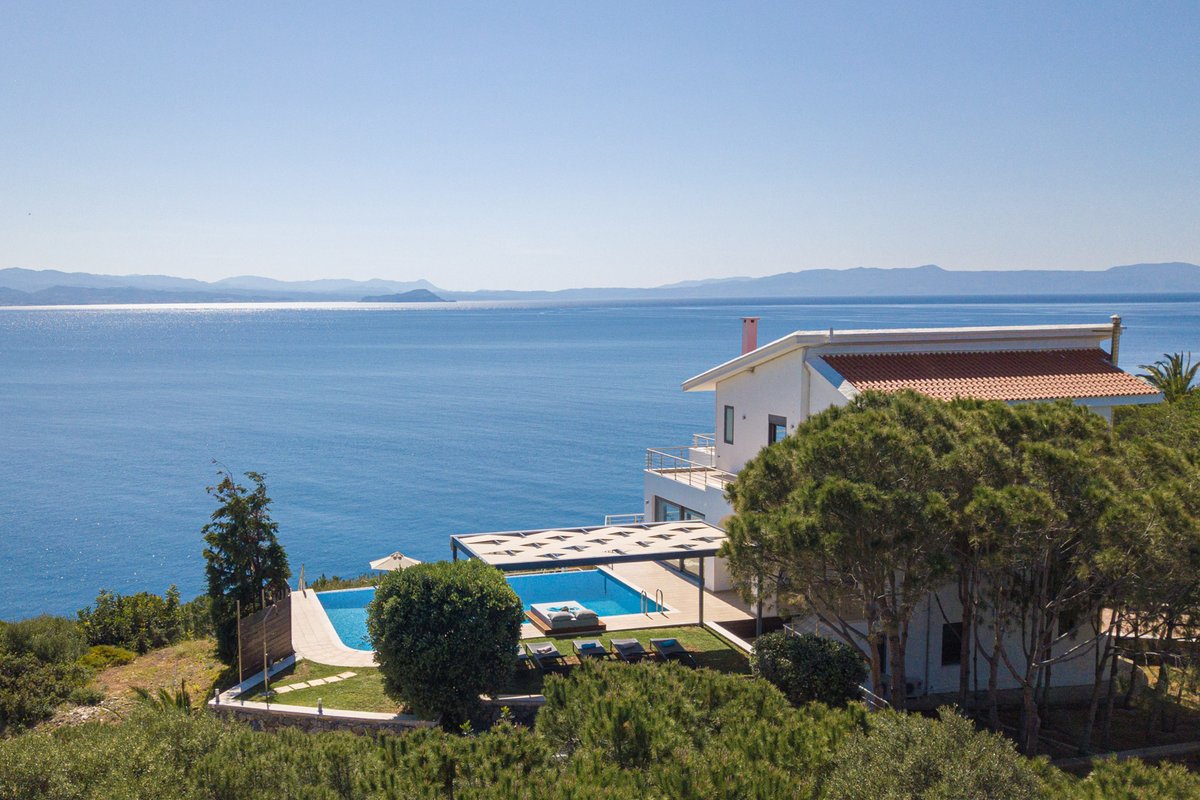 Villa del Mare, built on the edge of the sea