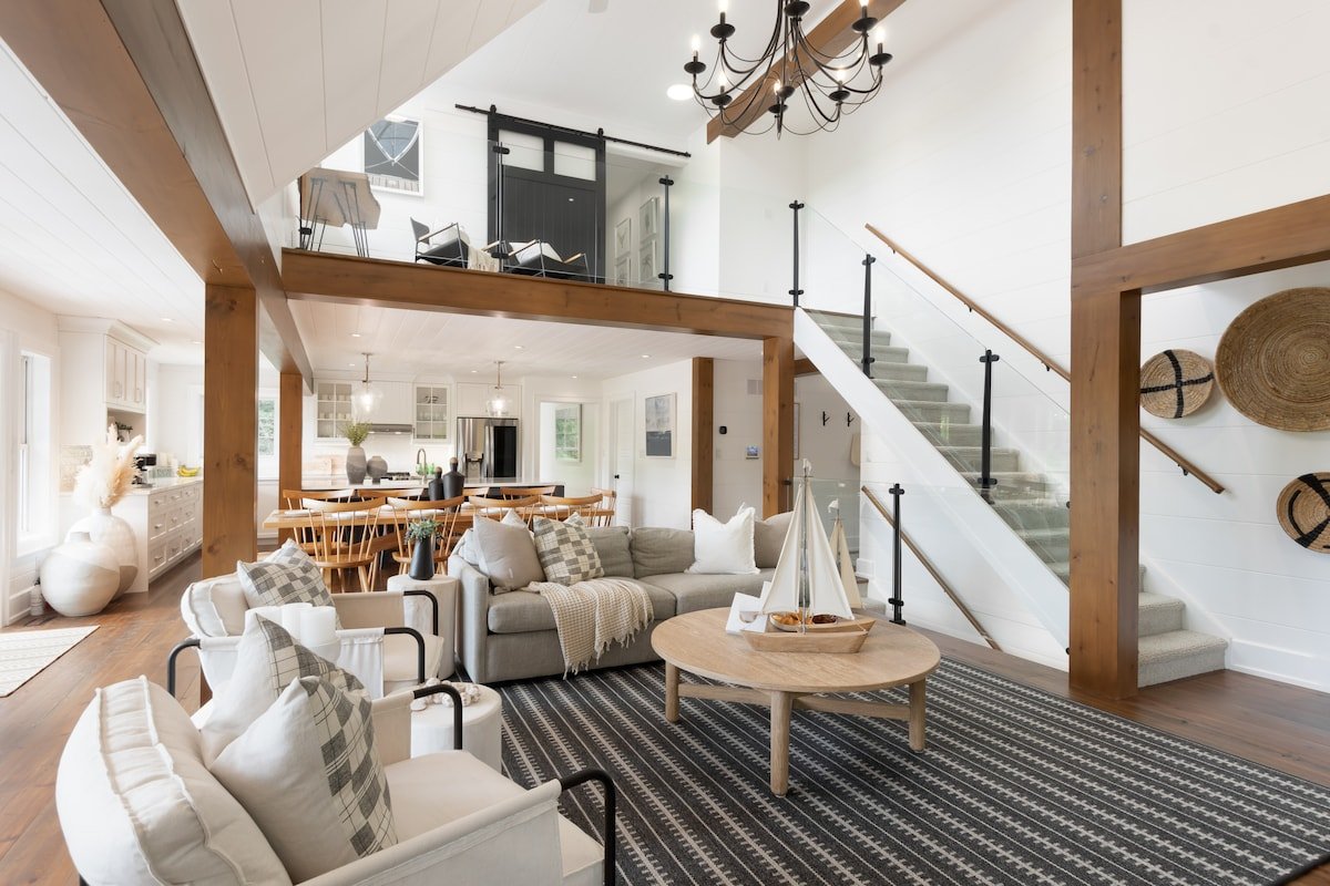 Muskoka Waterfront Retreat gallery image 3