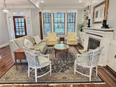 Woodley Park Home W/Parking, 2 Blocks to Metro!