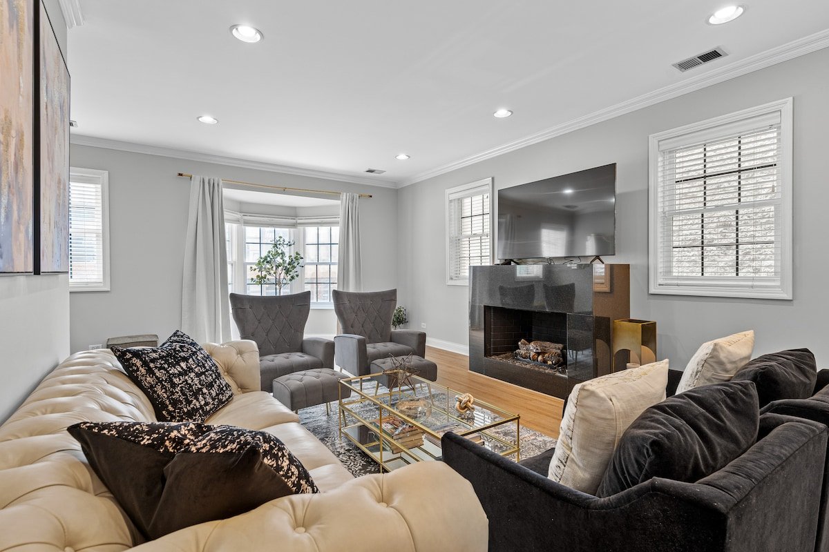 Luxury 6BD/5BTH + Roofdeck – Downtown Chicago! gallery image 4