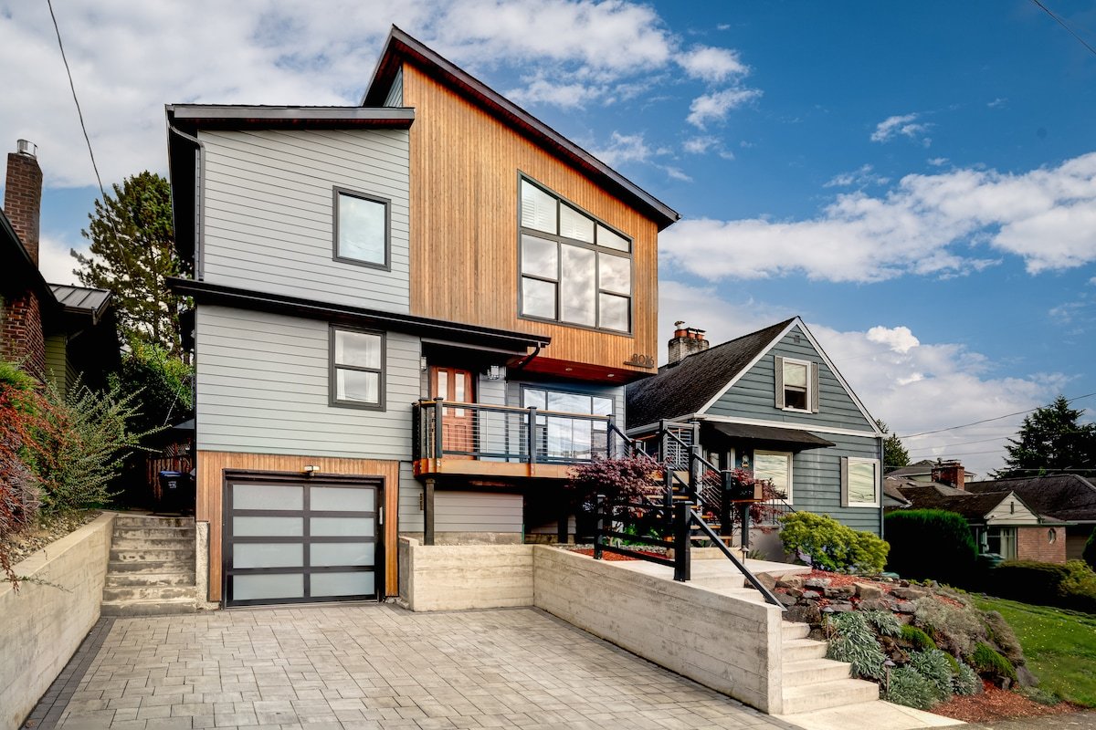 Green lake Home | Rooftop | Parking | Covered deck gallery image 4