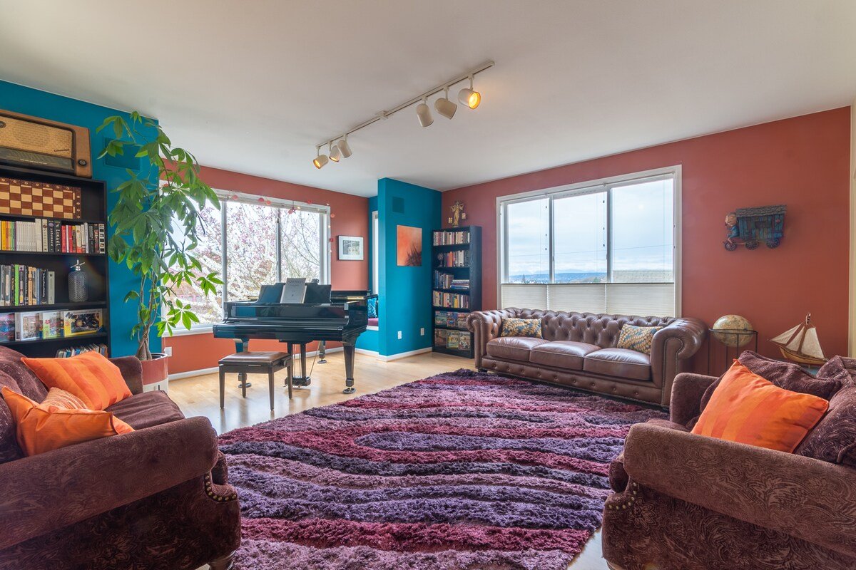 Artist Arboretum 4BR Home w/ Sanctuary Garden Spa gallery image 3