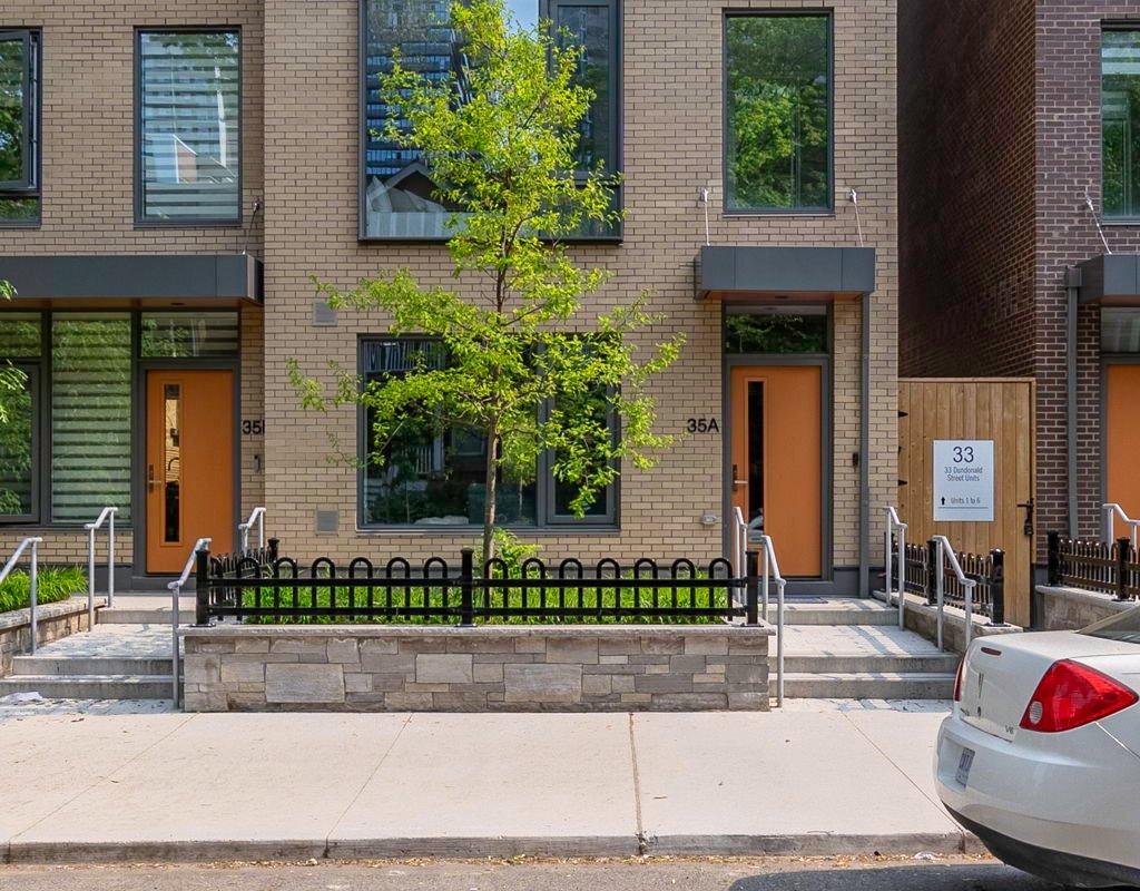 Stunning Home Downtown Toronto! gallery image 3