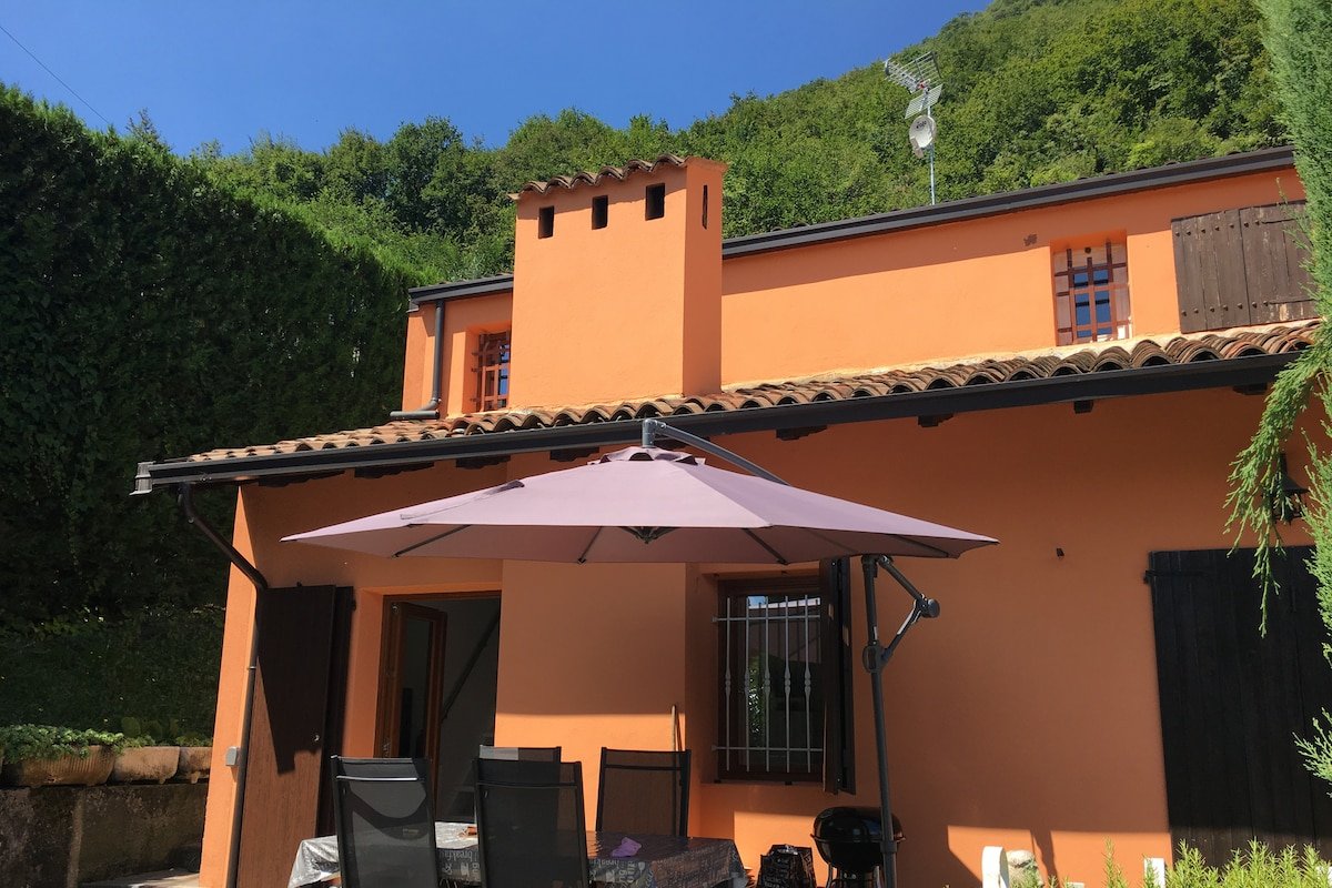 Exclusive house with airco: Wide view on Lake Iseo gallery image 3