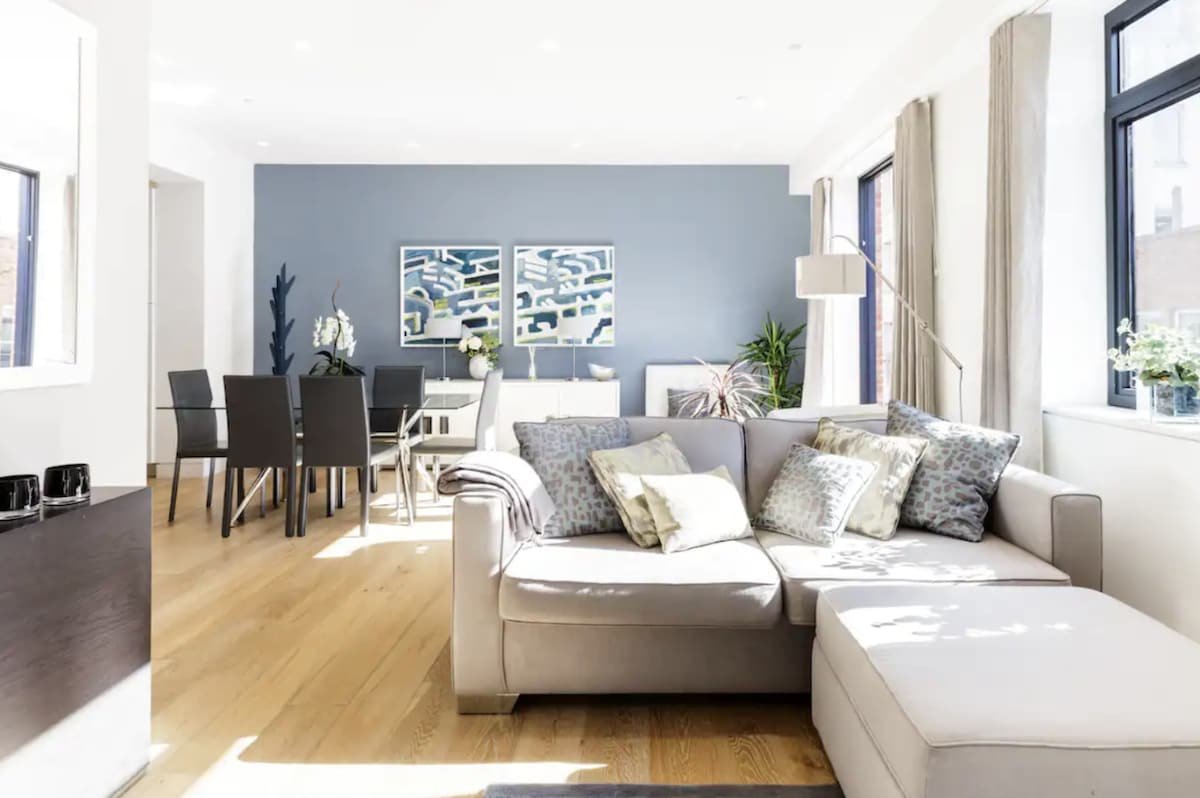 Luxurious 3 Bedroom in Trafalgar Sq gallery image 4