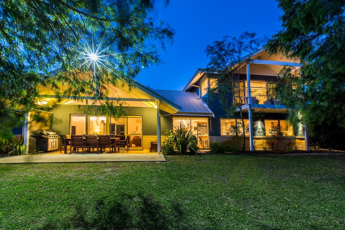 The Willows—A Lush Beachside Retreat for Families gallery image 2