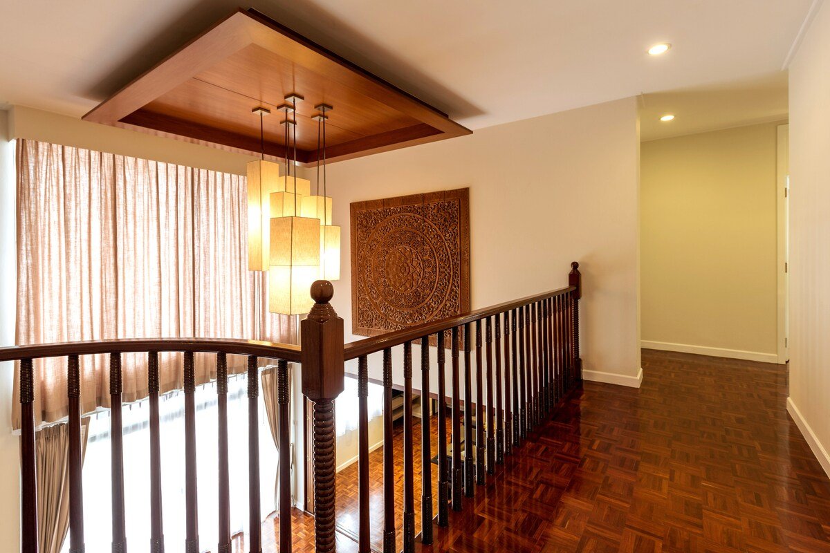 4BR balcony large kitchen Near BTS Phloen Chit gallery image 3