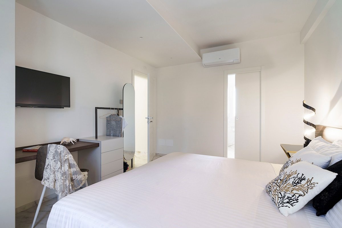 Grand Tour Villa gallery image 2