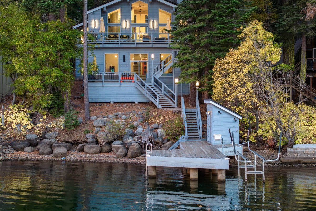 Luxury Lakefront 5 Br Home Hot Tub Arcade