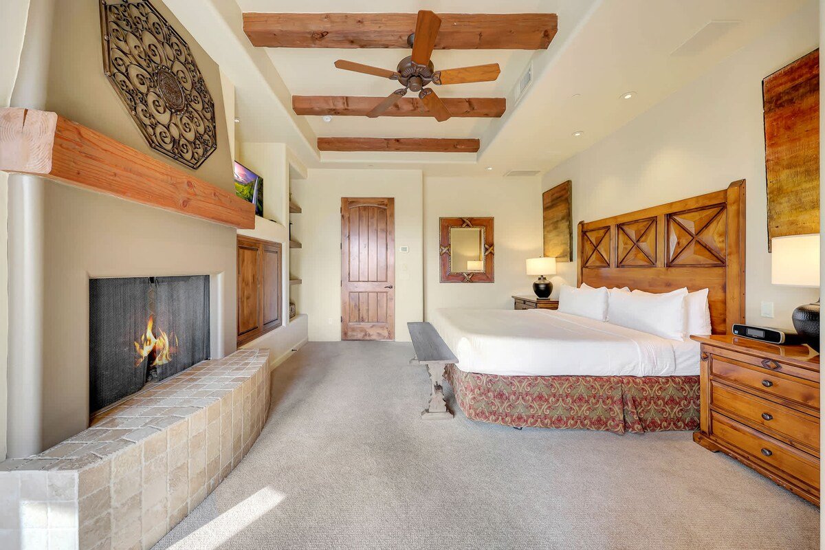 Desert Luxury @ The Rocks | Pool, Spa, Troon Golf gallery image 3