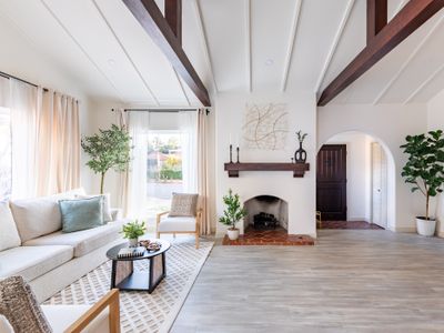 Casa Alhambra near DTLA w/Jacuzzi & King Beds