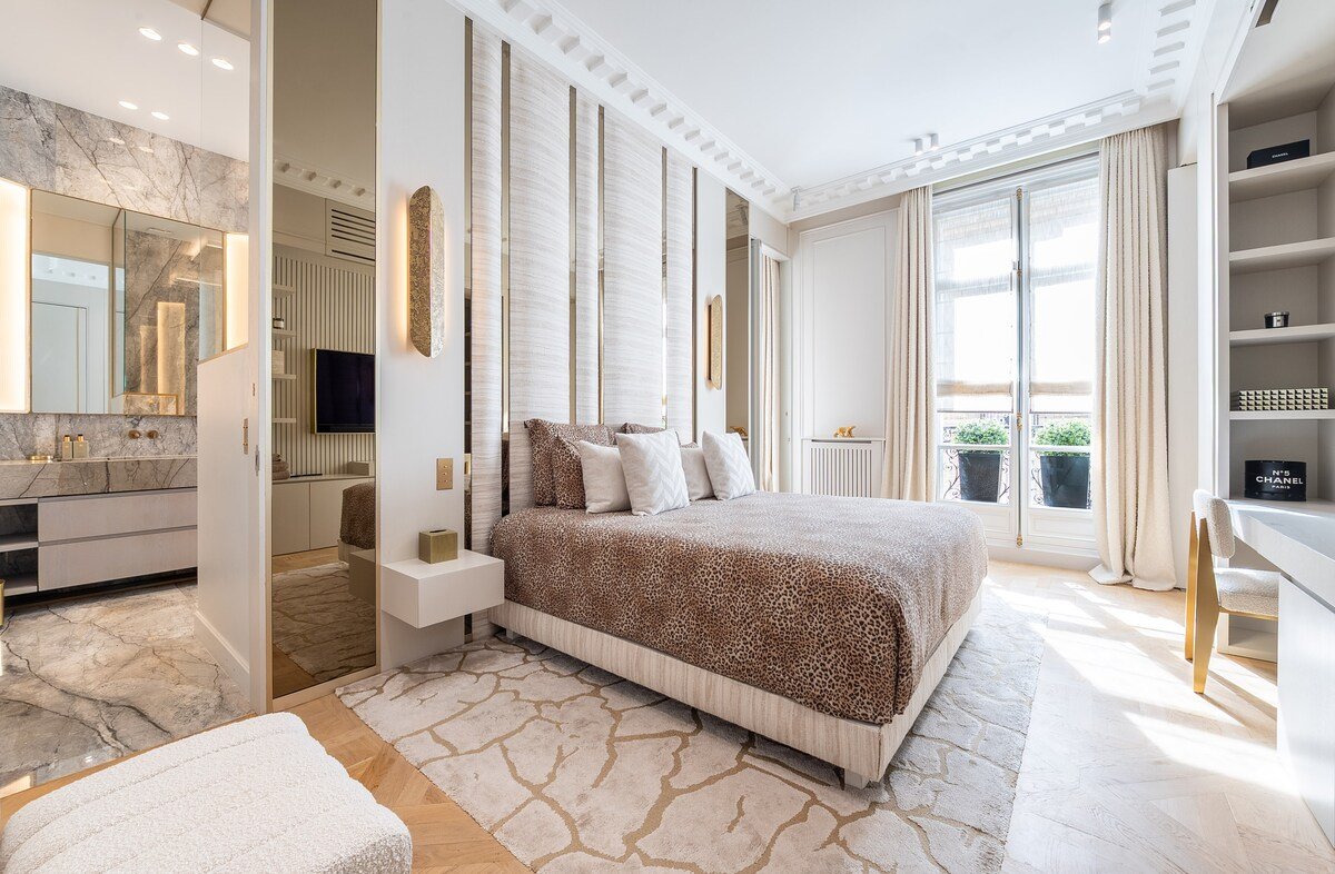 Palais Privé Haussmannien • Design & Luxe • 240 m² gallery image 2