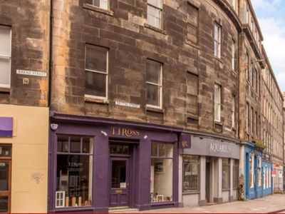 Large 4 bed (sleeps 8) Castle View – refurbished