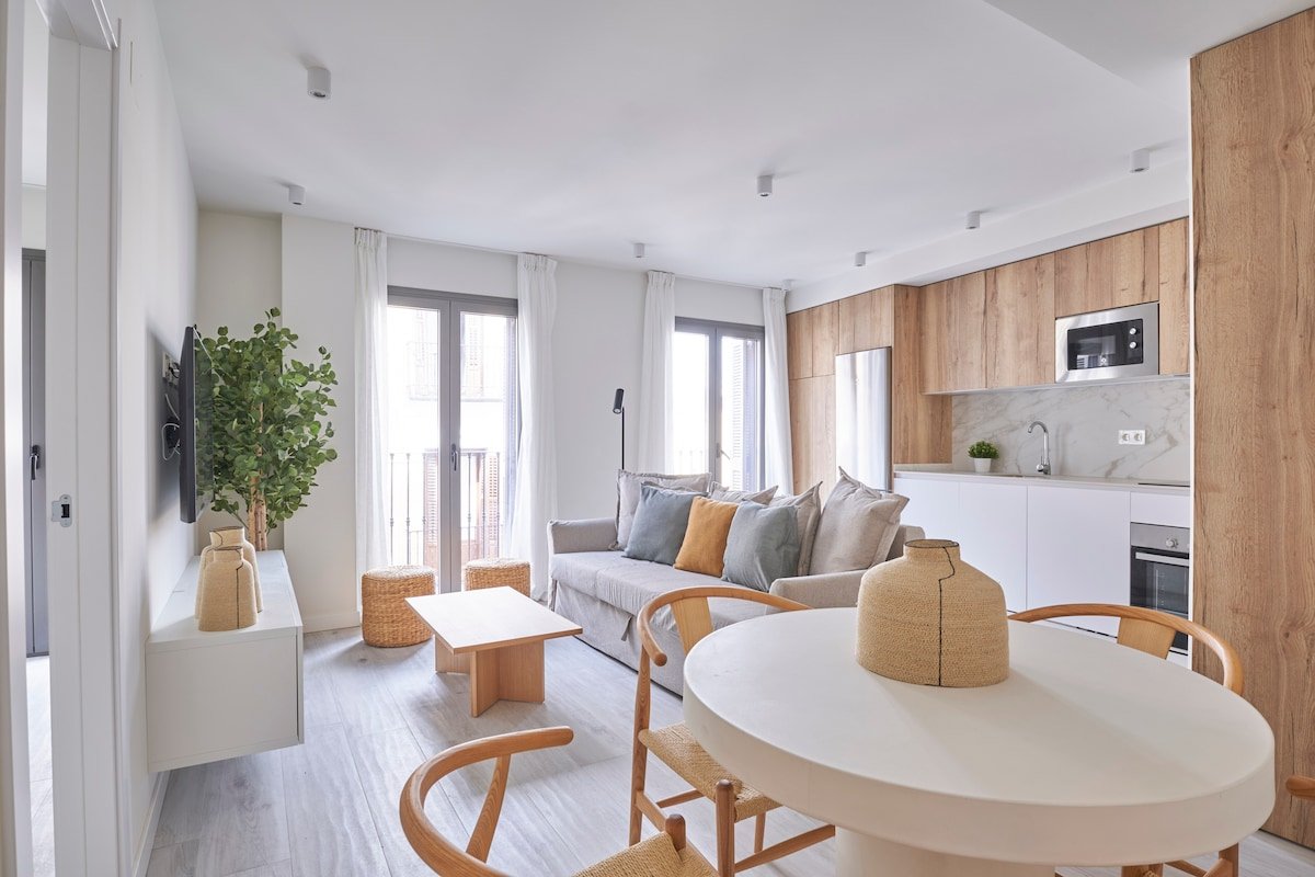 Modern apartment with balconies and natural light gallery image 2