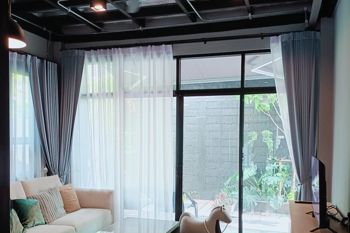 The BlackHouse for family,BTS Wongwianyai/Iconsiam gallery image 3