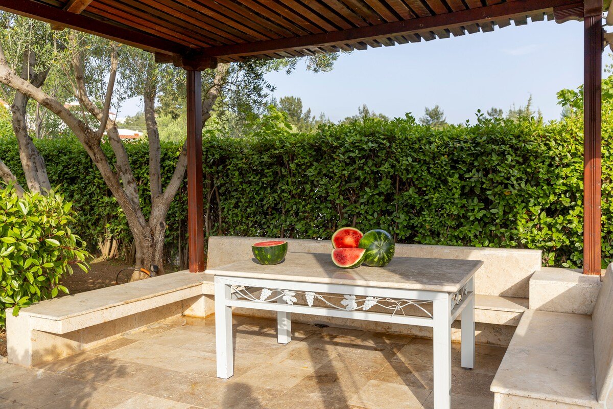 Residents at Elysium Estate w/ Indoor Heated Pool gallery image 4