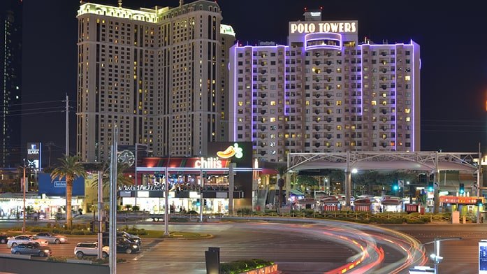 Polo Towers- 2 bdrm suites/Villas on strip gallery image 3