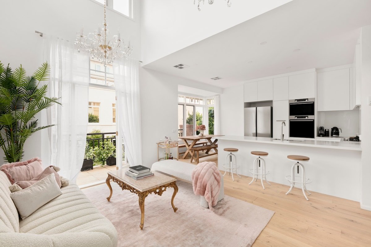 3-Bed Luxury Apt in Port Melbourne gallery image 3