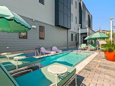 The Revelry | Urban Oasis | 6 Bd 4 ba+Pool near FQ