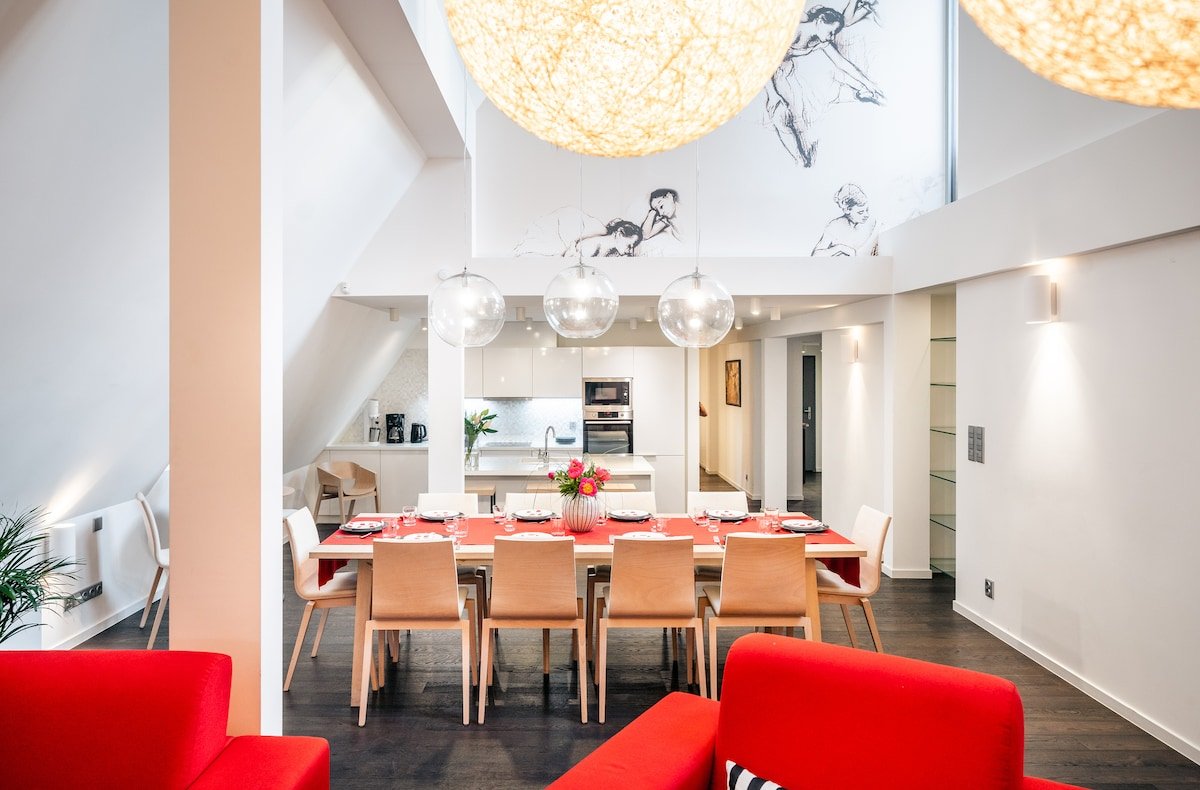 6BR+2.5Bath+A/C CHIC Penthouse at Wenceslas Square gallery image 3